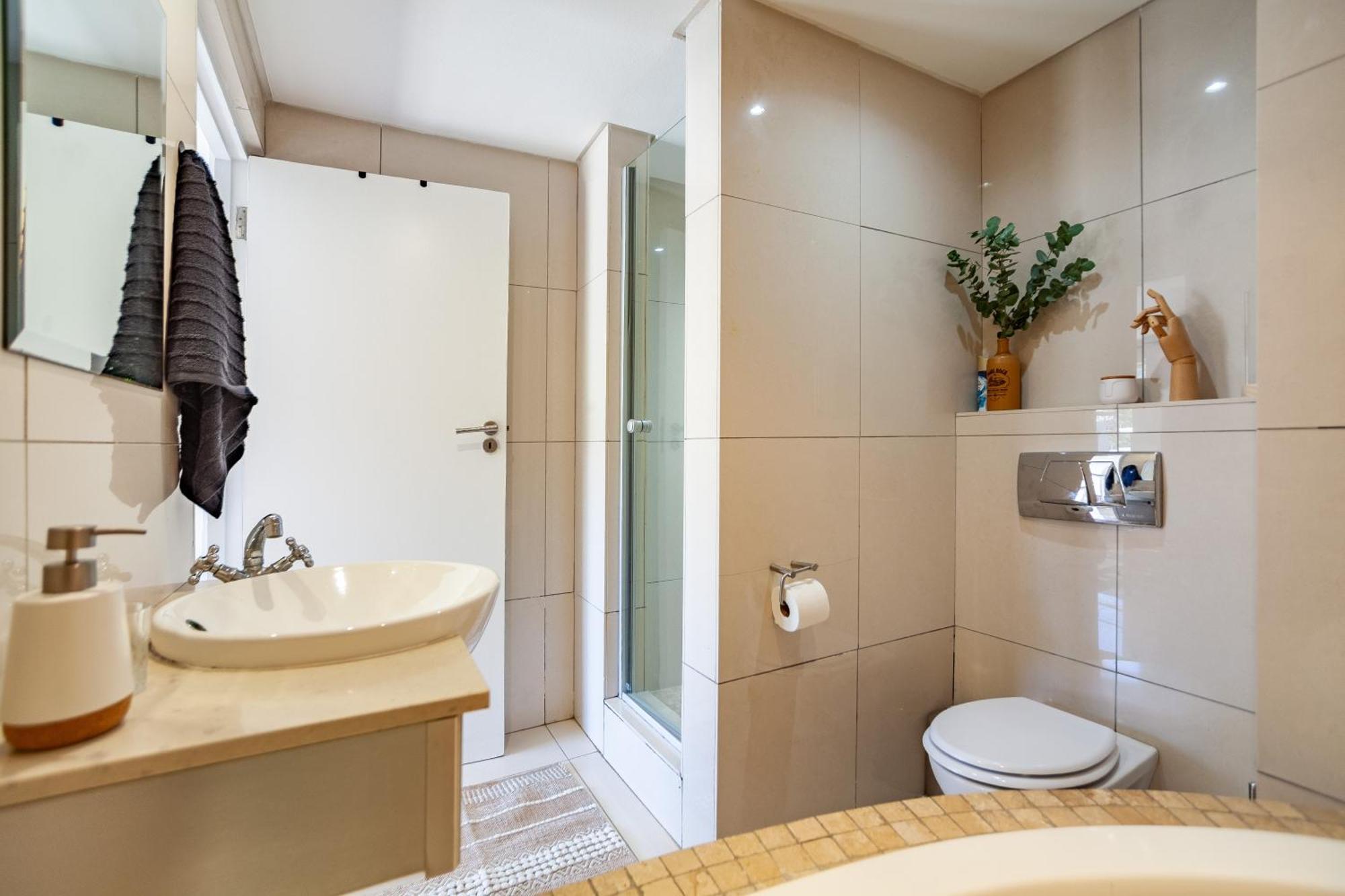 115 On Kloof Apartment *